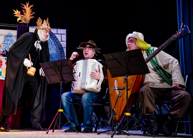 Музыкальный спектакль для детей «Маша и Витя против Диких гитар» в исполнении  ансамбля русских народных инструментов «Ларец» Музыкальный спектакль для детей «Маша и Витя против Диких гитар» в исполнении  ансамбля русских народных инструментов «Ларец»