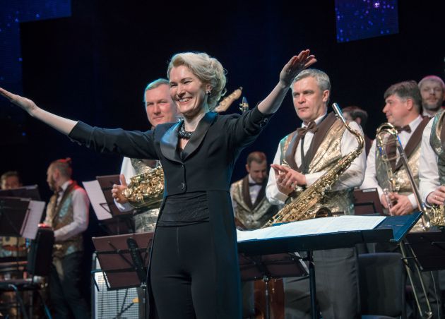 Премьера концертной программы «Весна в стиле JAZZ». Оркестр духовых инструментов «Сургут Экспресс-бэнд» Премьера концертной программы «Весна в стиле JAZZ». Оркестр духовых инструментов «Сургут Экспресс-бэнд»