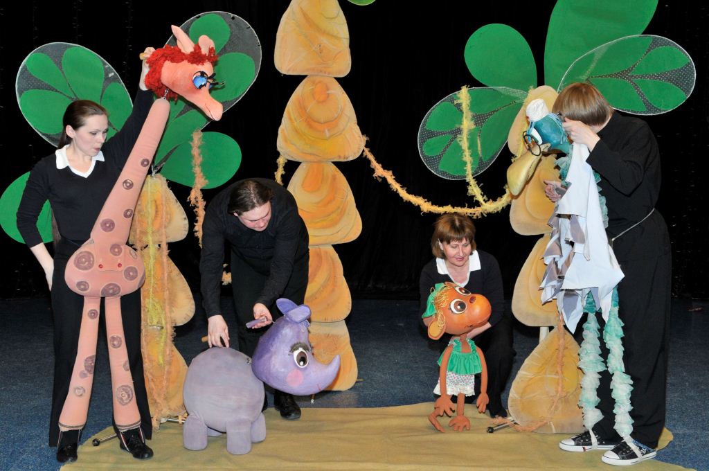 Спектакль для детей «Жирафа и Носорог»