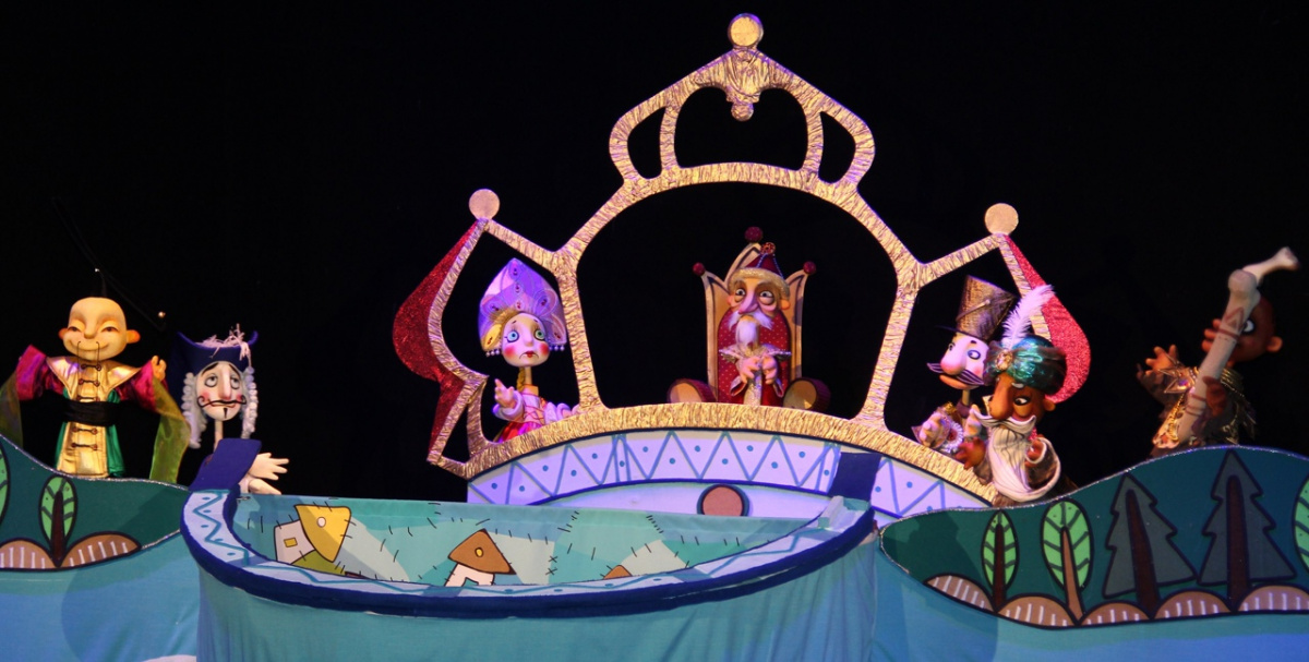 Спектакль «Сказ о Емеле, царе и щучьем волшебстве». Театр актёра и куклы «Петрушка»