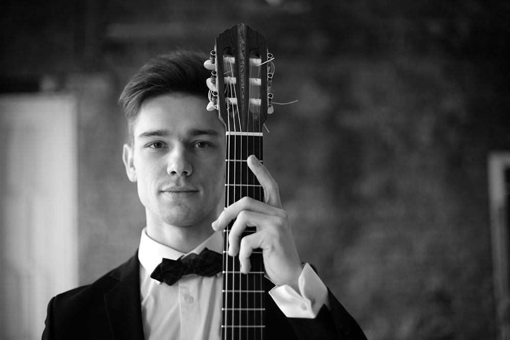 VII Международный фестиваль искусств «60 параллель». Концертная программа «Путешествия с гитарой». Егор Свеженцев (гитара, Санкт-Петербург)