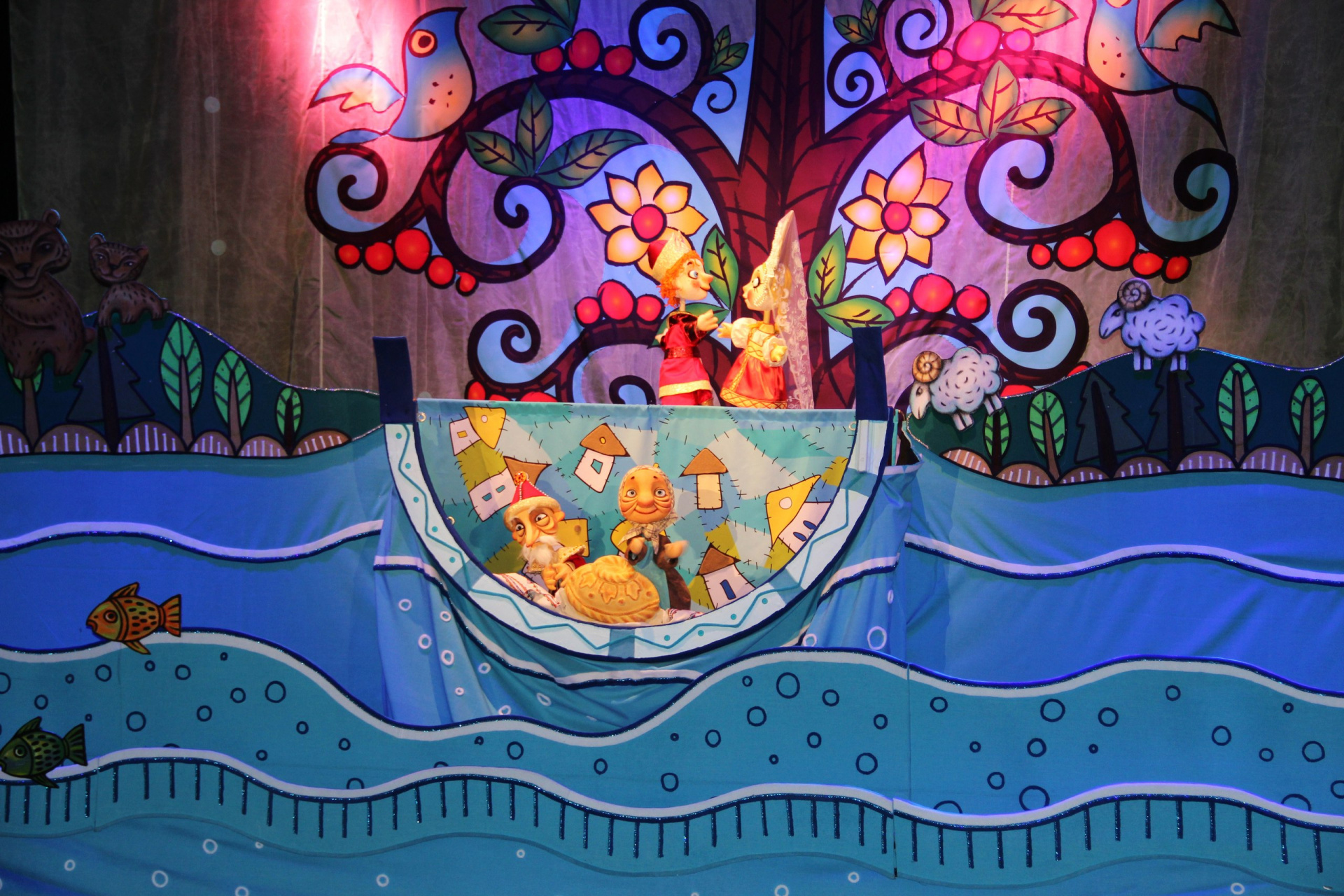 Спектакль «Сказ о Емеле, царе и щучьем волшебстве»