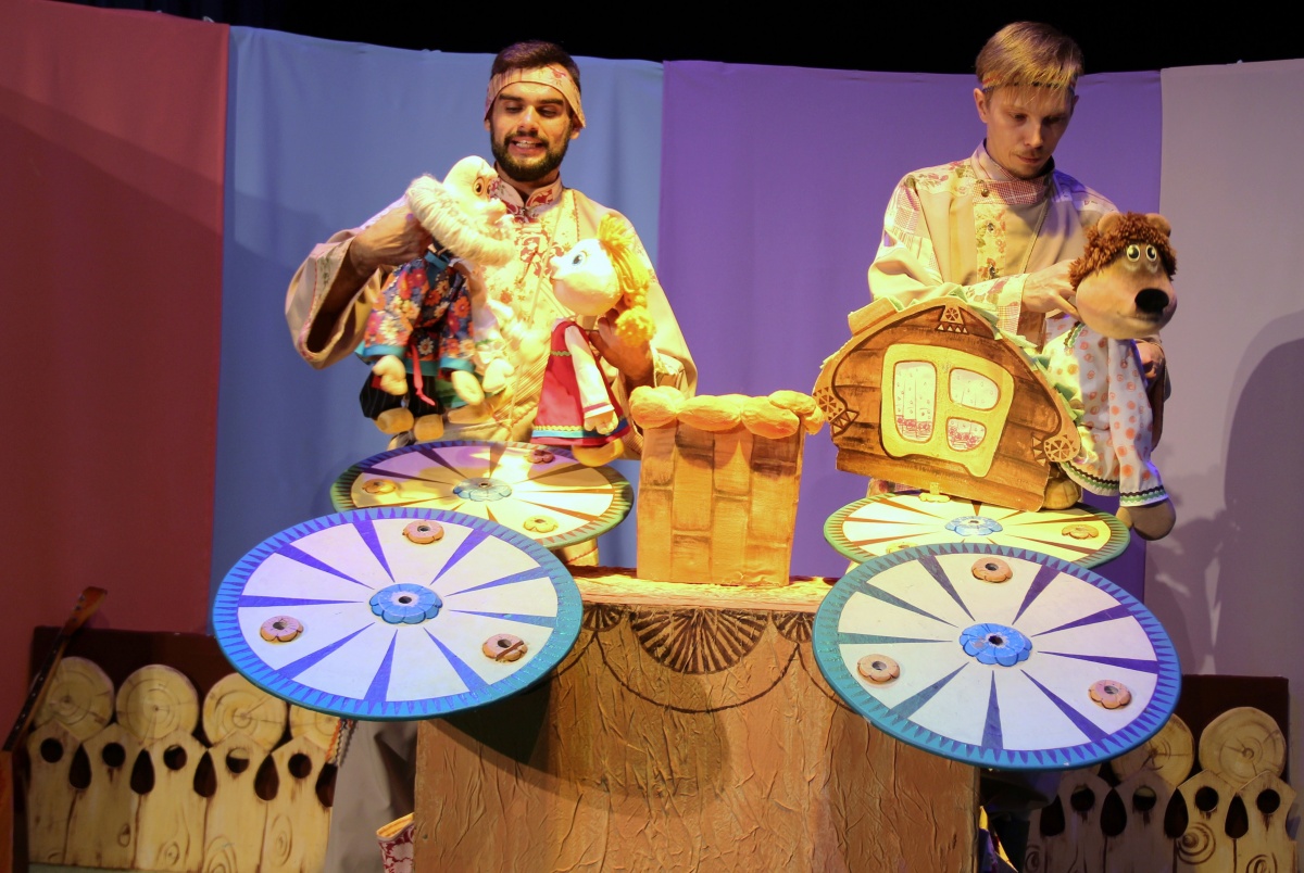 Бэби-спектакль «В гостях хорошо, а дома лучше» 