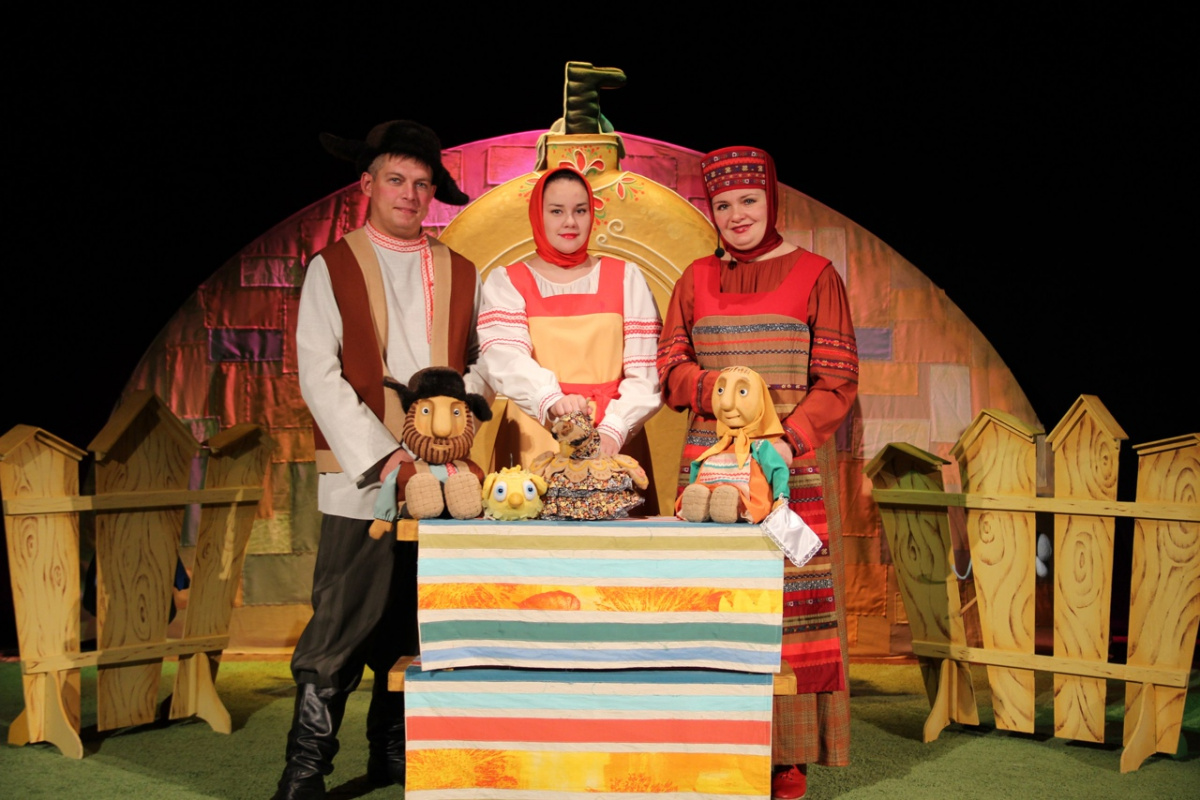 Спектакль «Курочка Ряба». Театр актёра и куклы «Петрушка» 