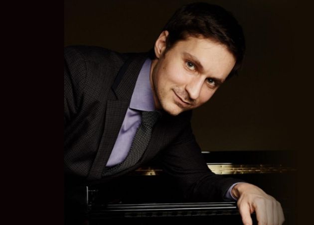 Премьера концертной программы «Щелкунчик в стиле джаз» в исполнении Симфонического оркестра Сургутской филармонии. Солист — Александр Маслов (фортепиано, Санкт-Петербург)  