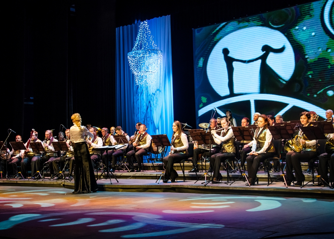 Премьера концертной программы «Сто часов счастья» в исполнении оркестра духовых инструментов «Сургут Экспресс-бэнд»