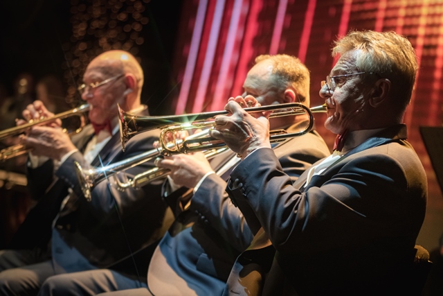 Концертная программа «Всё лучшее сразу» в исполнении концертного оркестра духовых инструментов «Сургут Экспресс-Бэнд»