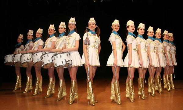 Ансамбль барабанщиц и мажореток «Дефиле-Бэнд» 